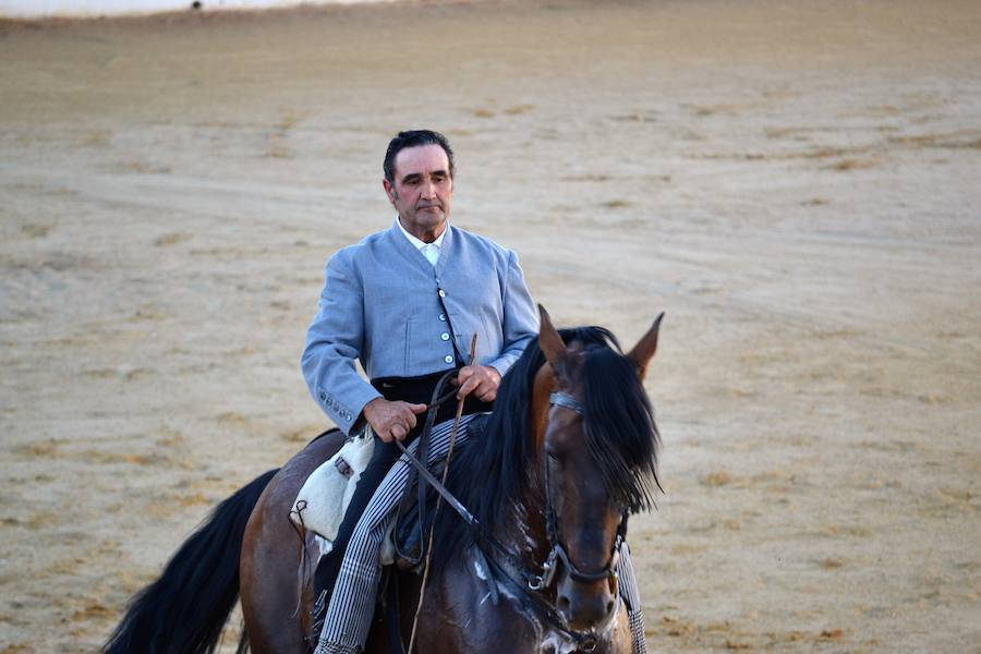 Manuel Ortigosa regresa a la localidad con su espectáculo ecuestre