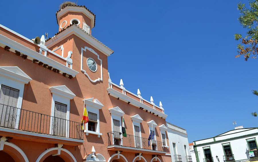 La localidad luce las banderas a media asta en solidaridad con Sierra Leona