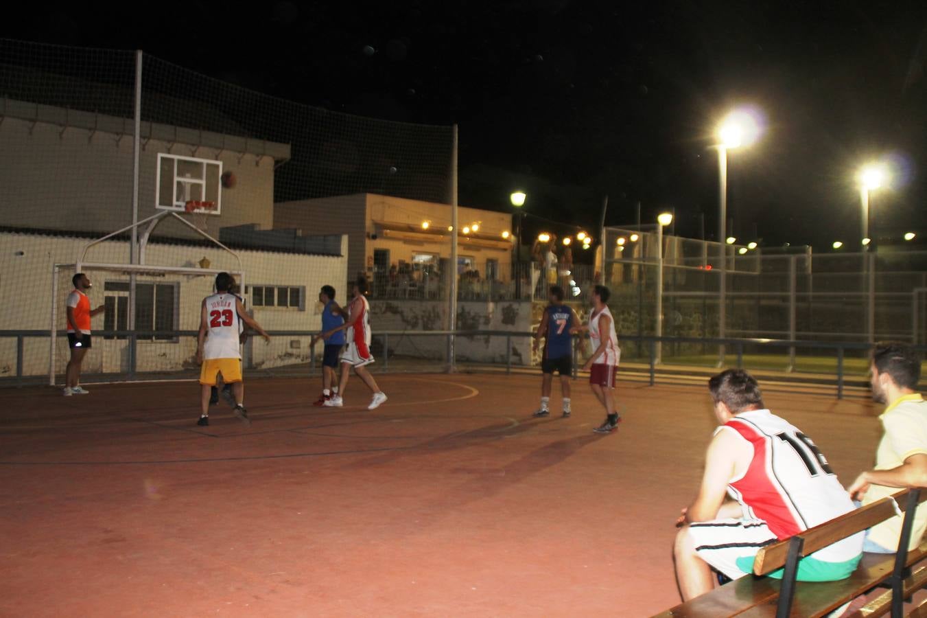El equipo 'Katebasket', de Oliva, gana el II Torneo 3x3 nocturno del C.B. Xerixia