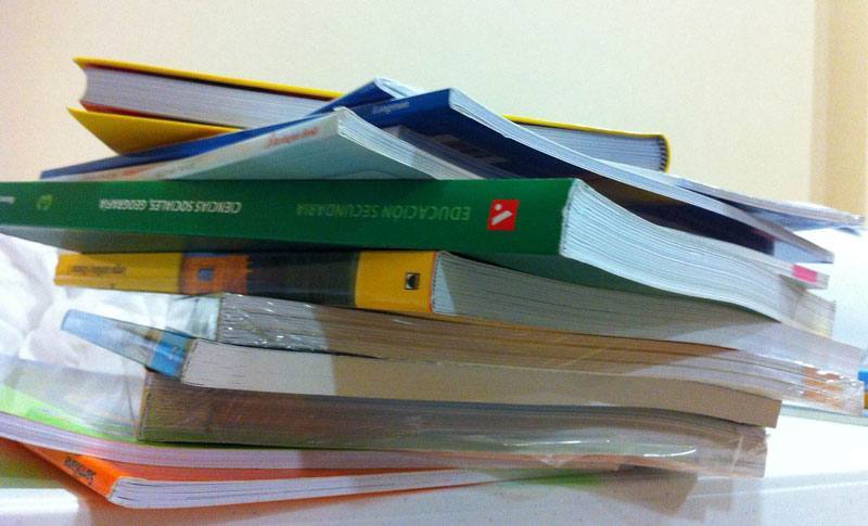 El Ayuntamiento de Campanario concede 5.500 euros en becas para libros y material escolar