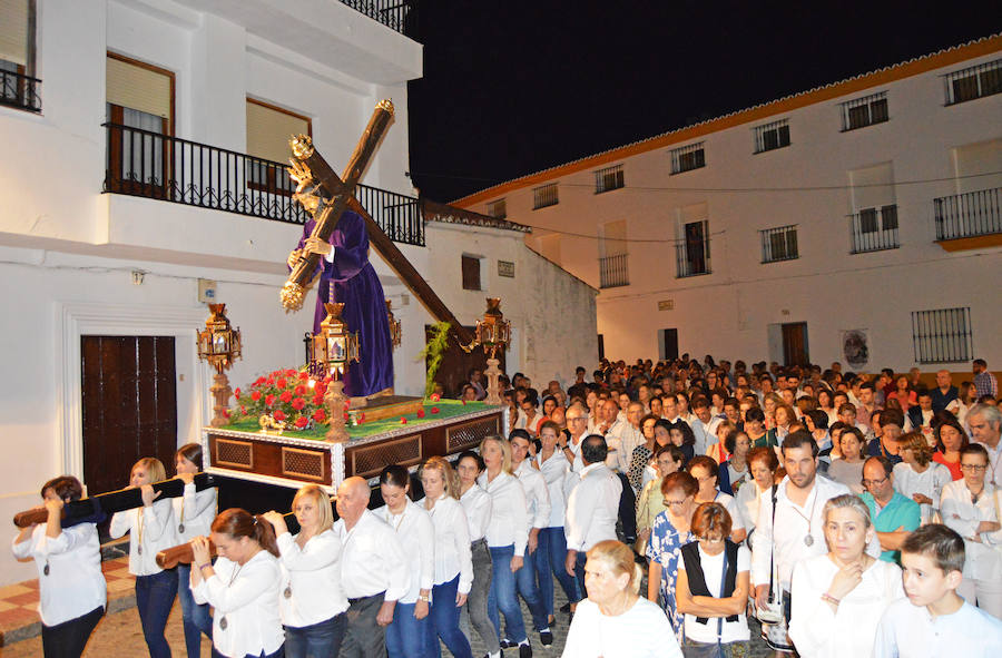 Multitudinario Vía Crucis del Nazareno con motivo de sus tres siglos y medio de historia