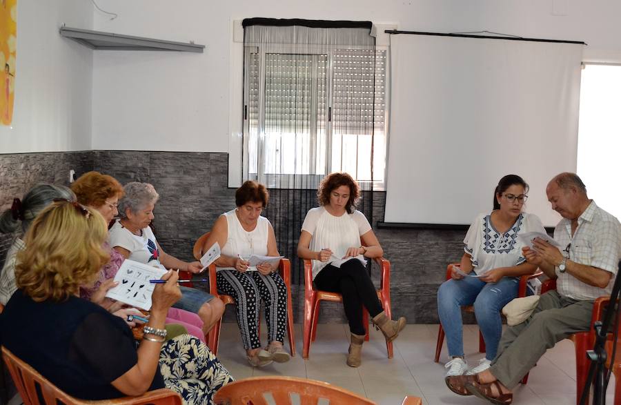 Los mayores participan en las actividades de conmemoración de su Semana