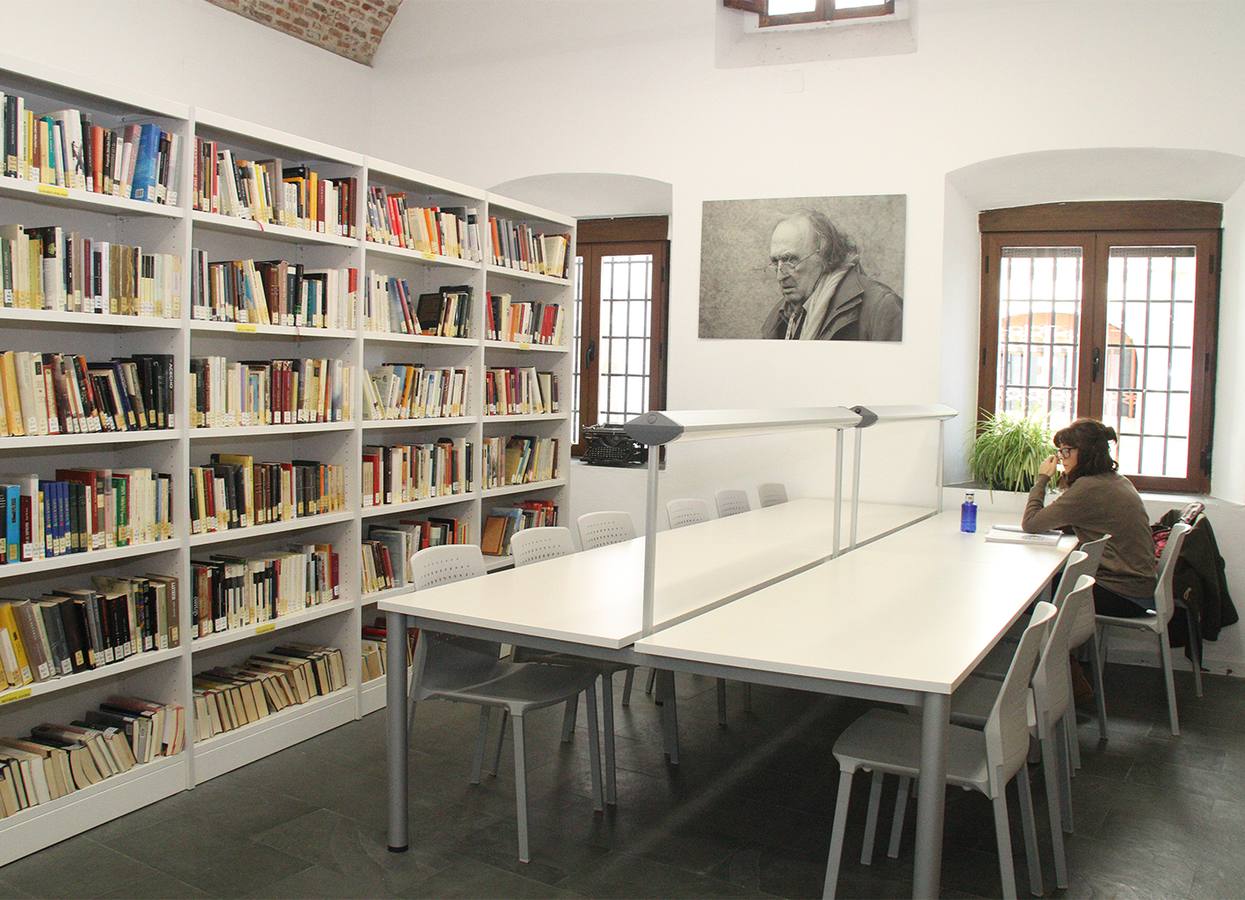 La biblioteca de Coria busca voluntarios para leer con niños una hora a la semana