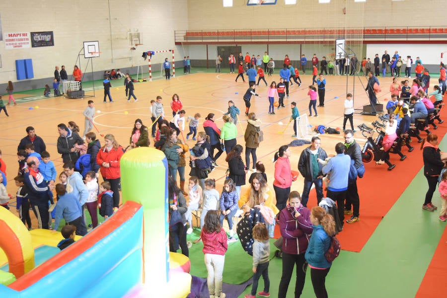 Unos 150 niños participan en el Día del Deporte Infantil