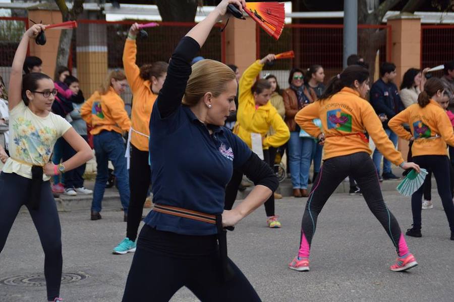 Desfile solidario de las comparsas poblanchinas a beneficio de Cáritas