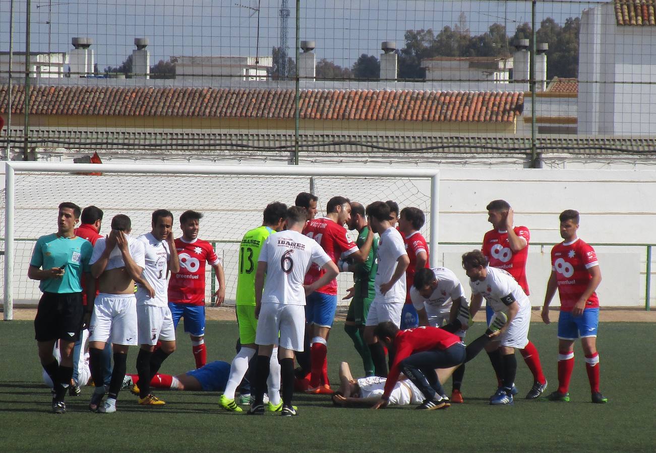 El jugador del Llerenense Murillo, con fisura craneal tras un encontronazo accidental con Andrés