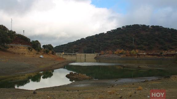 Las últimas lluvias dejan 114 litros por metro cuadrado en el Pantano de Tentudía