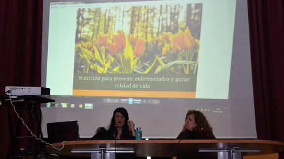 Una charla sobre nutrición anticáncer arranca la II Semana de la Mujer