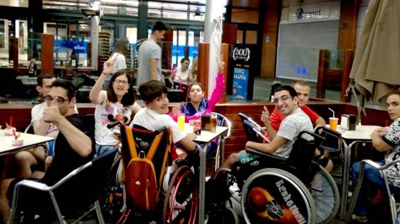 El programa “Respiro” trae a Monesterio a 30 menores extremeños con discapacidad intelectual o del desarrollo