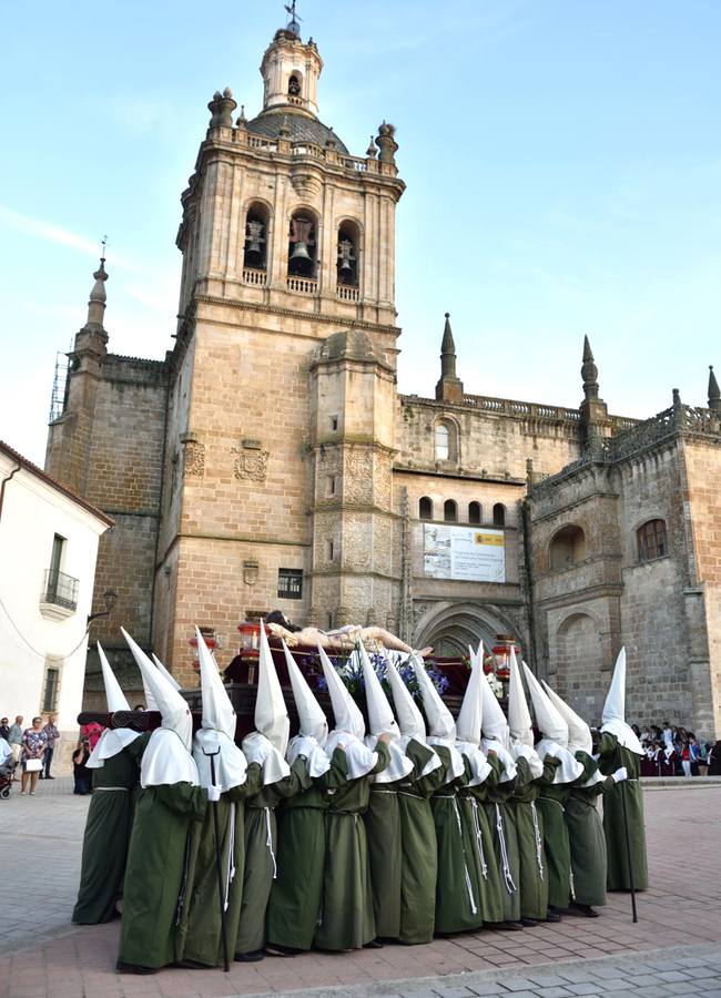 El Santo Entierro saldrá esta tarde de la Catedral