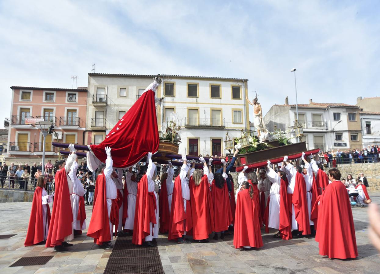 Con la procesión del Encuentro finalizan los desfiles procesionales de la Semana Santa