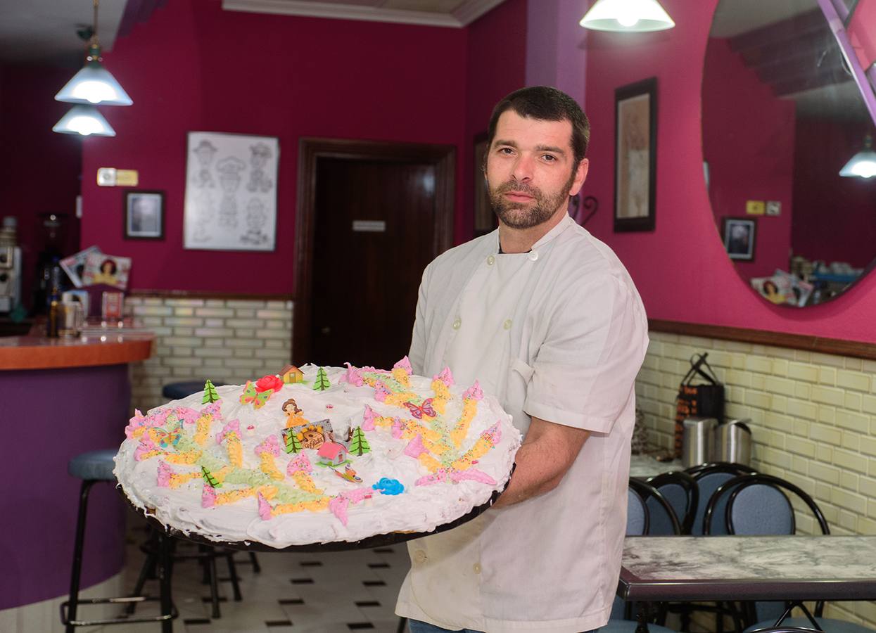 Los niños protagonizan el Lunes de Cruces o Día de la Rosca