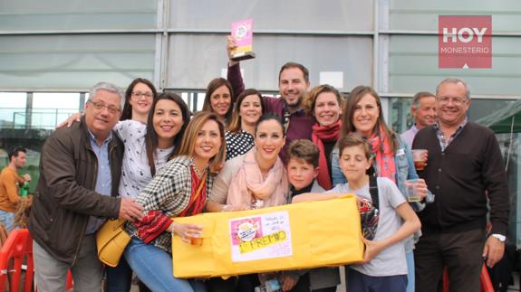 La peña ¡Eivaaaa! gana la V Fiesta de la Primavera con un arroz con presa ibérica