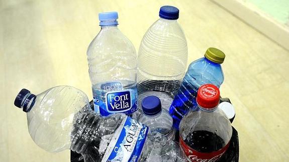 Ecologistas en Acción desarrolla una campaña sobre disruptores endocrinos en el instituto