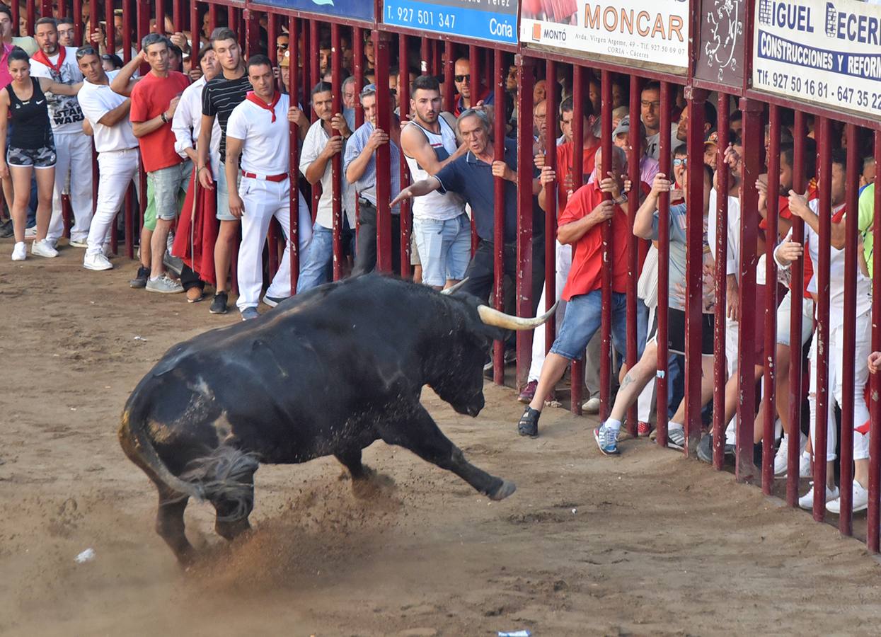Con la lidia del toro de La Geta se arrió la bandera de las fiestas de San Juan