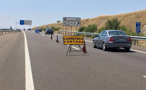 Siete heridos por la colisión de un turismo y un camión en la A-66 a la altura de Fuente de Cantos