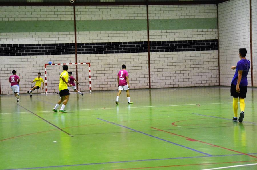 La numerosa participación adelanta el comienzo del XVI Maratón de Futsal II Memorial Luís Flores