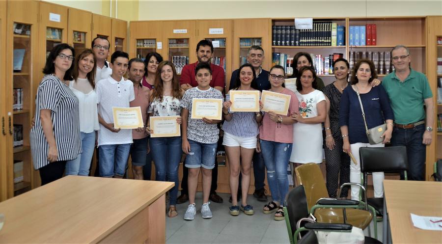 La AMPA del instituto premia a los alumnos socios con mejores expedientes