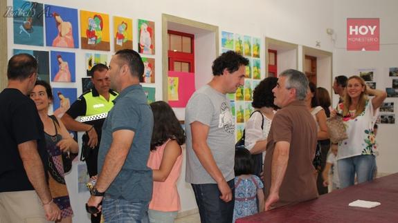 Hoy se clausura el curso de artes plásticas y pintura en tela con una exposición de los trabajos