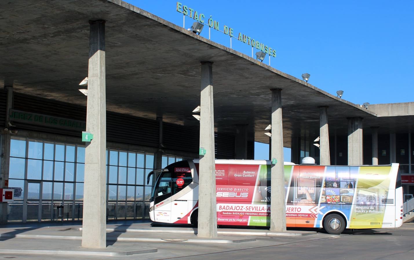 Podemos Jerez pide al Ayuntamiento mayor implicación para solucionar el problema de la línea de autobús Jerez-Sevilla