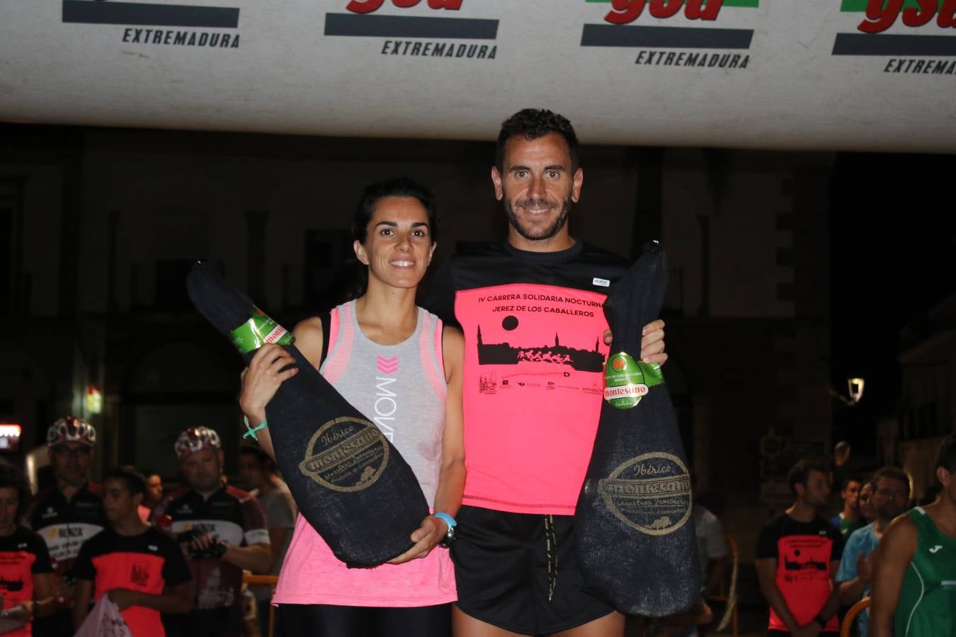 Sergio Vázquez y Estefanía Carretero, vencedores de la IV Carrera Solidaria Nocturna