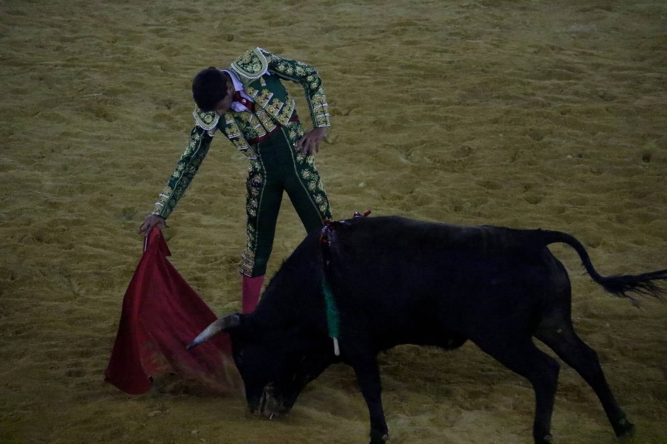 Alejandro Rivero y Rafael León salen a hombros de la Plaza de Toros de Jerez
