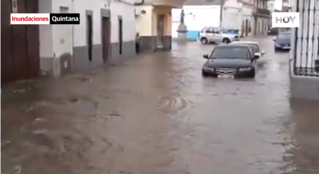 Fuertes aguaceros inundan varias calles de Quintana
