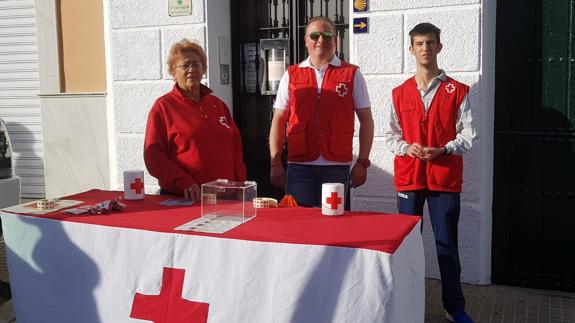 Cruz Roja supera los 500 euros de recaudación en su 'Día de la Banderita'
