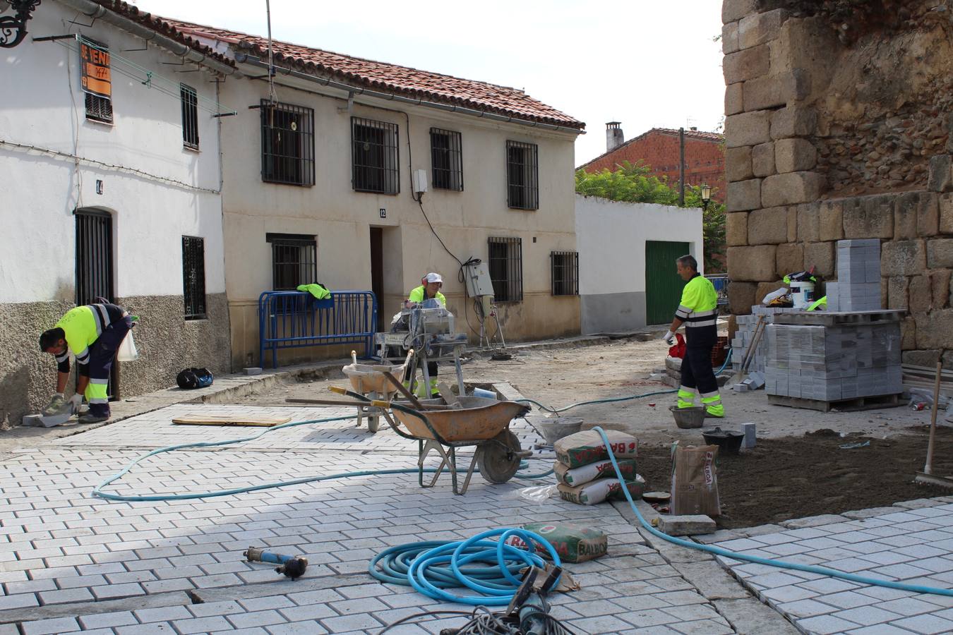 Últimas calles para empedrar en Coria