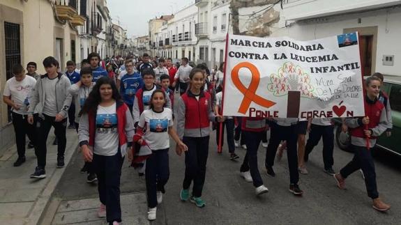 El colegio Ntra. Sra. de los Dolores se une a la ‘Fundación Unoentrecienmil’ en una marcha contra la leucemia infantil