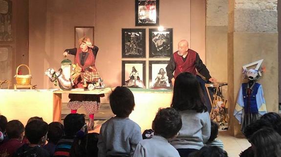 ‘El Feo de la Charca del Barrueco de Abajo’ llena de niños el Museo Vostell Malpartida