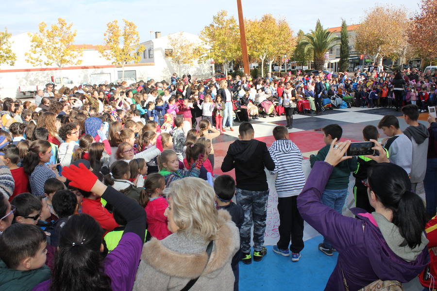 El Ayuntamiento y la Comunidad Educativa promueven actividades con motivo del 25 de noviembre