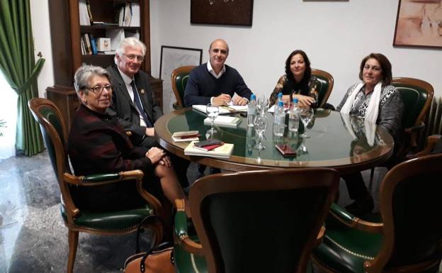 Iniciativas turísticas, educativas y culturales para reforzar el hermanamiento con Rambouillet