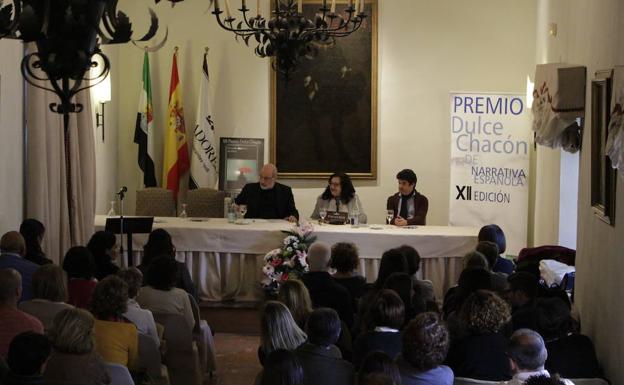 Javier Marías recogerá el Premio Dulce Chacón de Narrativa Española el 15 de diciembre