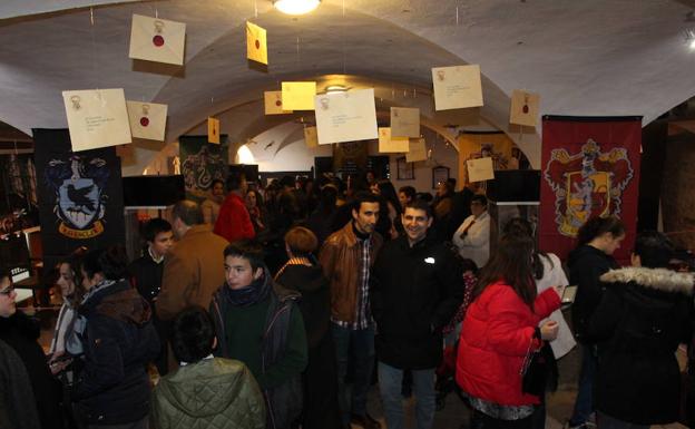 Más de 250 personas asisten al estreno de la exposición de Harry Potter en Zafra