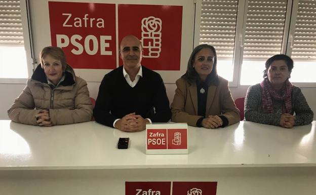 La Asociación de Mujeres Progresistas recibe el VII Premio 'Gori' del PSOE