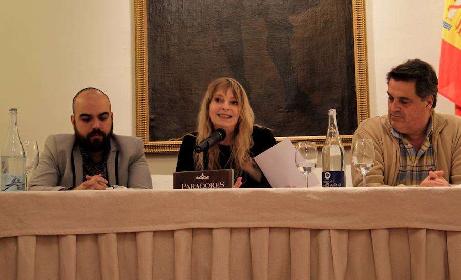Eleonora Finkelstein comparte su poesía en el Seminario Humanístico