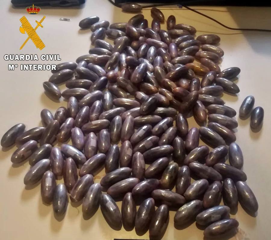 La Guardia Civil interviene más de un kilo y medio de hachís al cliente de un taxi