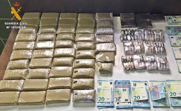 La Guardia Civil interviene a un conductor seis kilos y medio de hachís en la A-66