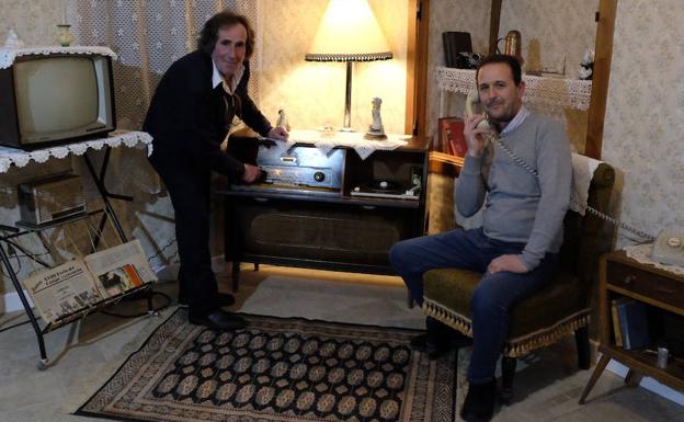 Zafra celebra el Día de la Radio con la exposición «El Milenio de la Radio»