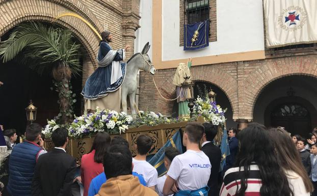 La Borriquita y Jesús Orando en el Huerto acompañado del Corazón Doloroso de María abrieron la Semana Santa