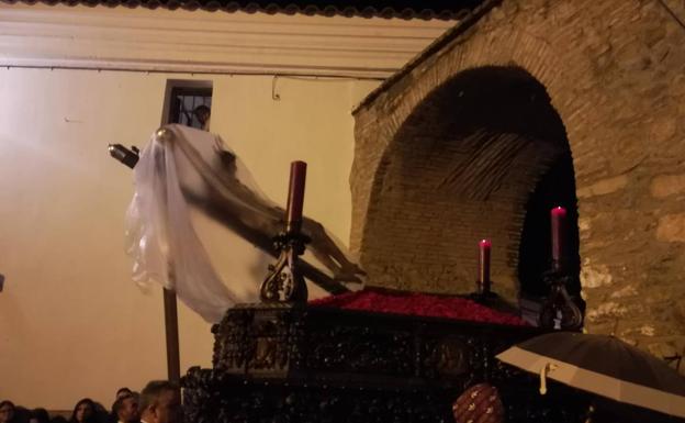 El Santo Entierro y La Soledad pendientes también del tiempo