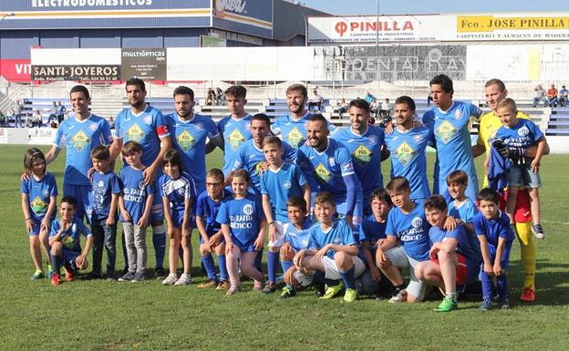 El Zafra Atlético viaja con ventaja el domingo a Arroyo de San Serván para defender su ascenso a Tercera División