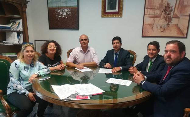 La inserción laboral de jóvenes con discapacidad intelectual es el eje del programa 'Juntos Somos Capaces'