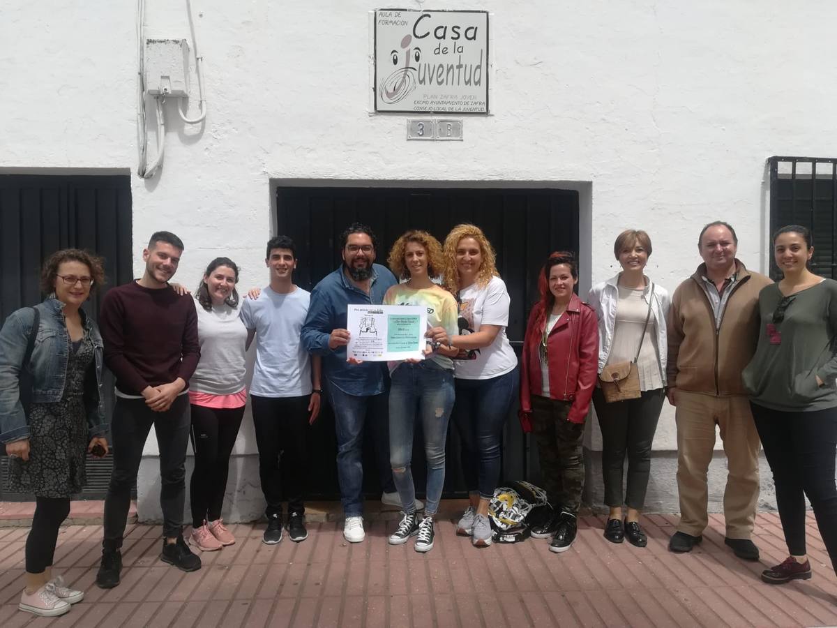 El festival Zafra Canta entrega 1.294,91 euros para la investigación del cáncer infantil