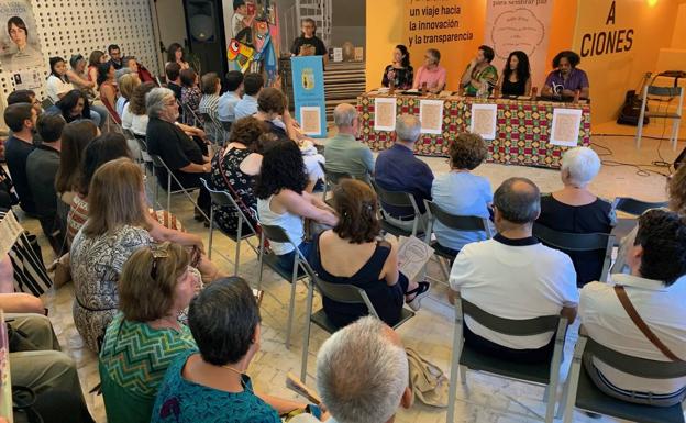 Las palabras dispararon paz a través de las 'Lecturas poéticas para sembrar paz. Prestadme la ternura, prestadme la palabra'