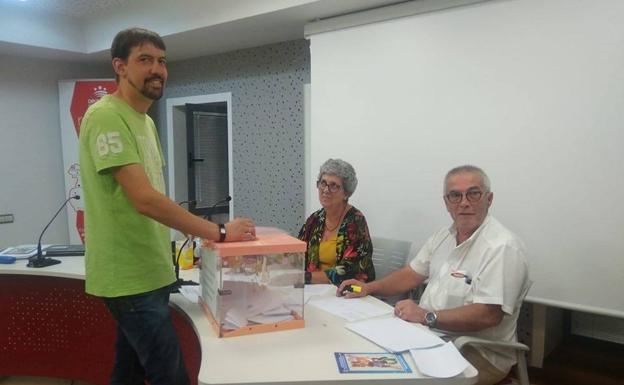 El alcalde de Valverde de Burguillos, Carlos Delgado Méndez, es el nuevo presidente del Ceder