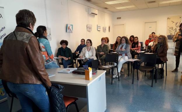 Unos 25 comerciantes participaron en la Jornada sobre Turismo de Compras