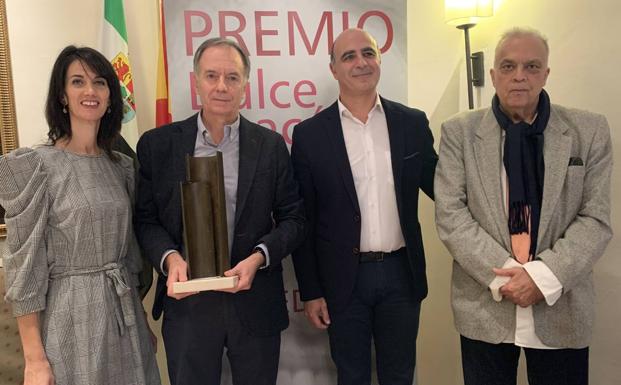 Antonio Soler se une con 'Sur' a la lista de escritores galardonados en el XIV Premio Dulce Chacón de Narrativa Española
