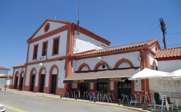 El Grupo Popular considera «un atropello y otro obstáculo» la medida de Renfe de no expedir billetes en la taquilla de la estación de tren